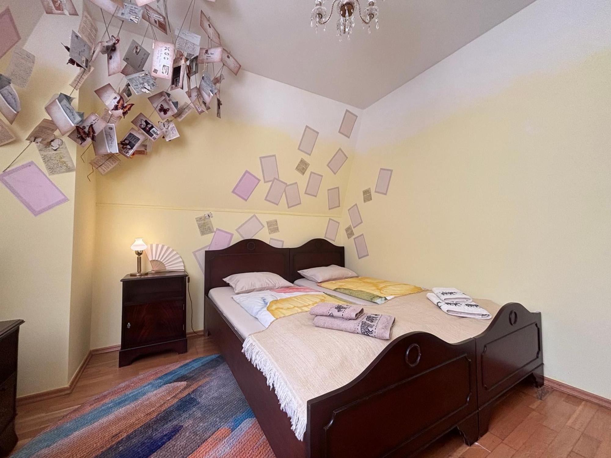 Poet'S Theme Room, Free Parking Карловы Вары Экстерьер фото