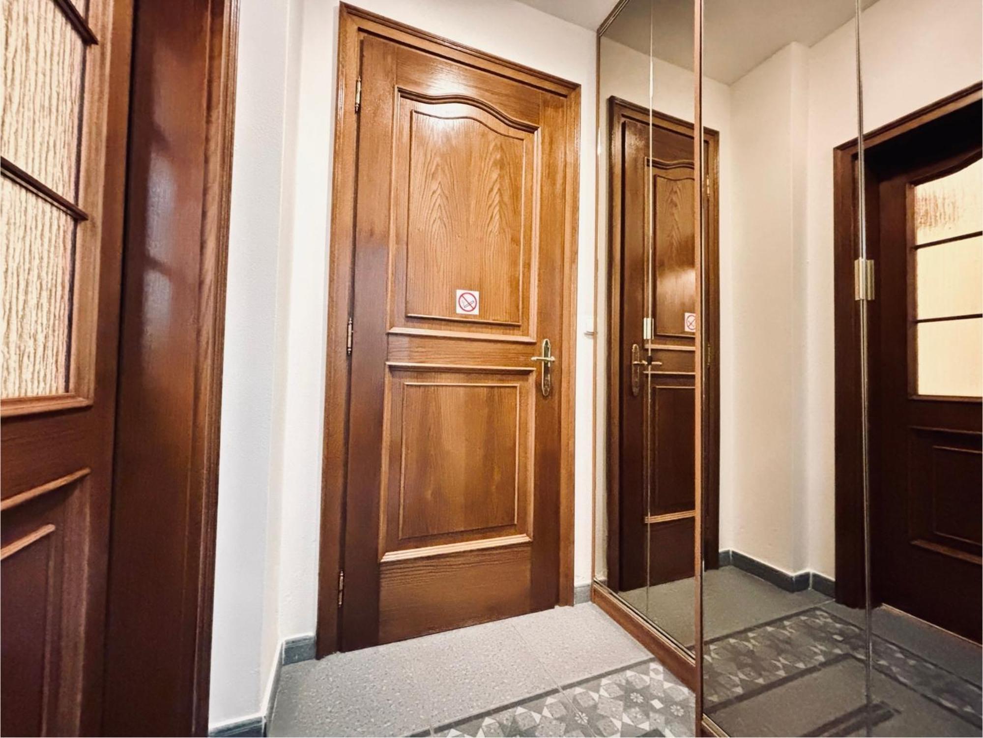 Poet'S Theme Room, Free Parking Карловы Вары Экстерьер фото